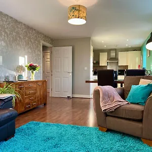 Apartment The Orchid-central Beeston-private Apartment-smarttv-free Wi-fi-tram-parking, Nottingham